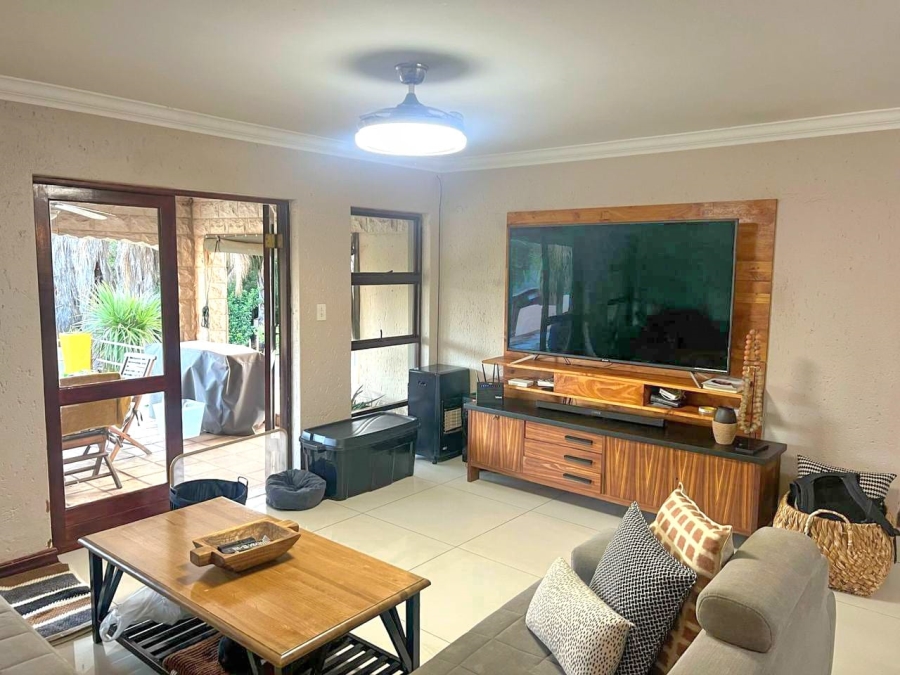 4 Bedroom Property for Sale in Caribbean Beach Club North West